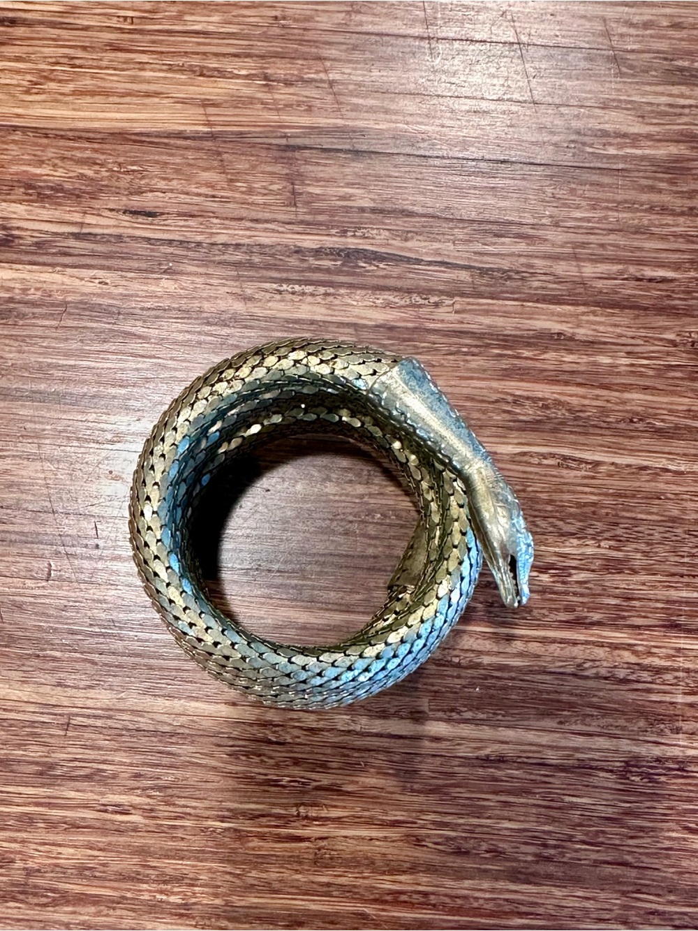 Vintage 1970’s Whiting & Davis gold-tone snake coil bracelet - Picture 5 of 13